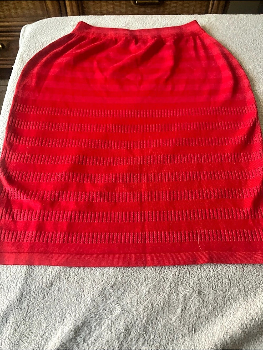 The Delta Box Knit Mini Skirt in Red Size Large Like New